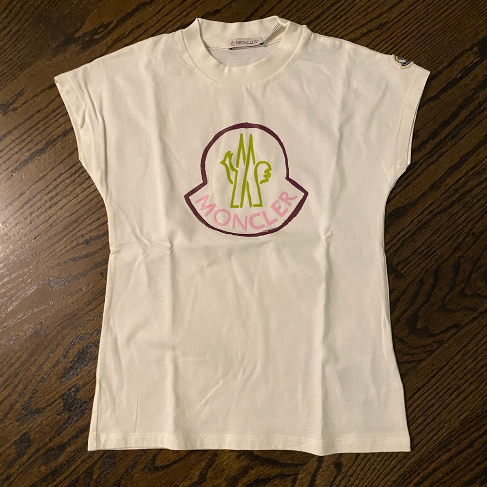 MONCLER GIRLS TSHIRT BRAND NEW SIZE 5